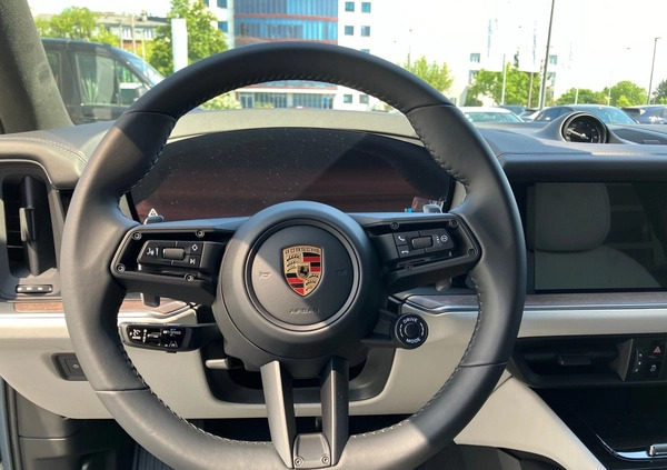 Porsche Cayenne cena 599306 przebieg: 1, rok produkcji 2023 z Kock małe 497
